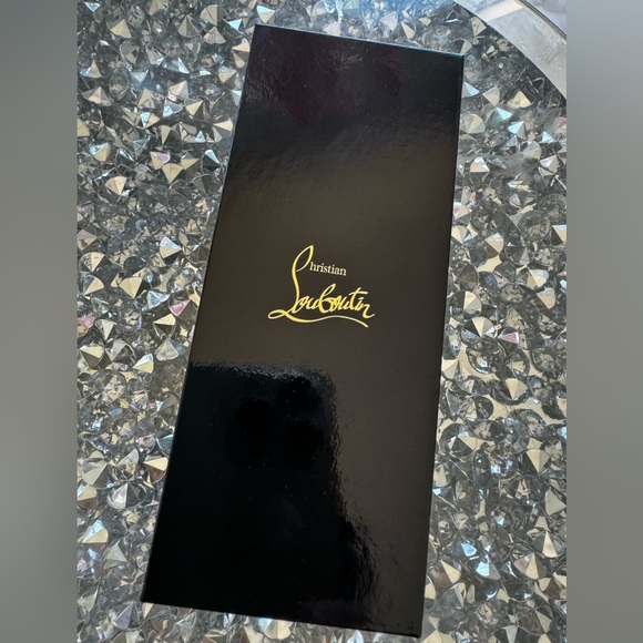 CHRISTIAN LOUBOUTIN
Rouge Louboutin Silky Satin Lipstick 015 Very Gil - Picture 5 of 5